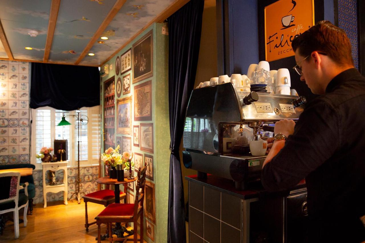 אמסטרדם Rosalia'S Menagerie Cocktail Bar & Innupstairs מראה חיצוני תמונה